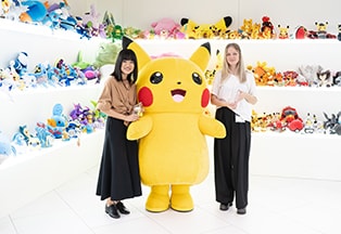 The Pokémon Scholarships to support students destined to forge a new era are established.